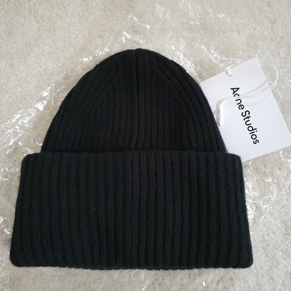 Acne Studios Large Face Logo Beanie - Black - Picture 2 of 6